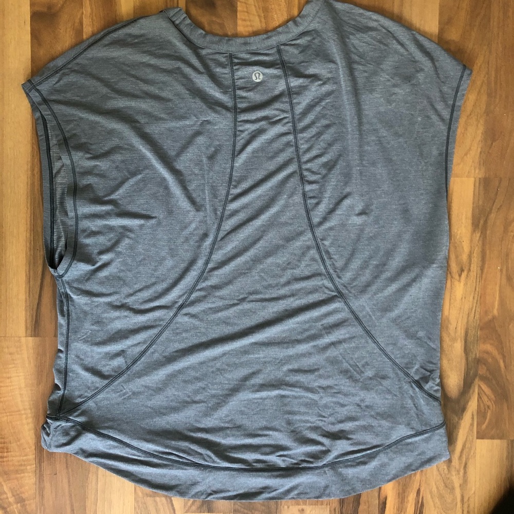 Lululemon T-shirt